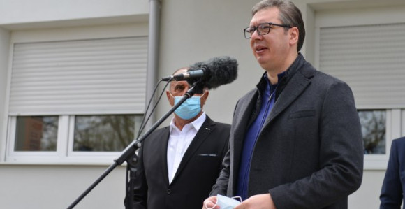 Vučić sumnja na jednu ženu da je autor non pejpera