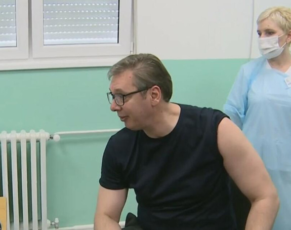 Predsjednik Srbije se revakcinisao u selu kod Doljevca