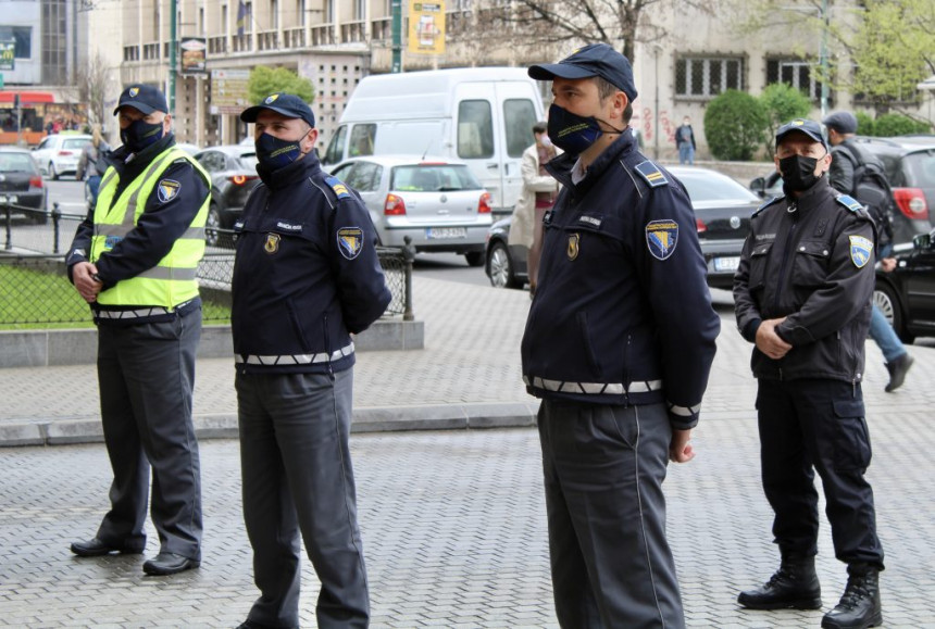 Održan protest policajaca ispred Predsjedništva BiH