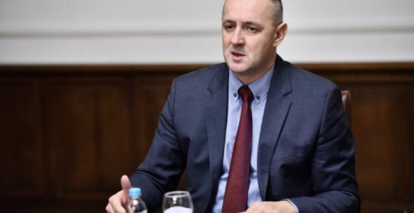 Zašto medicinarima nisu date potvrde s kodom o vakcinaciji