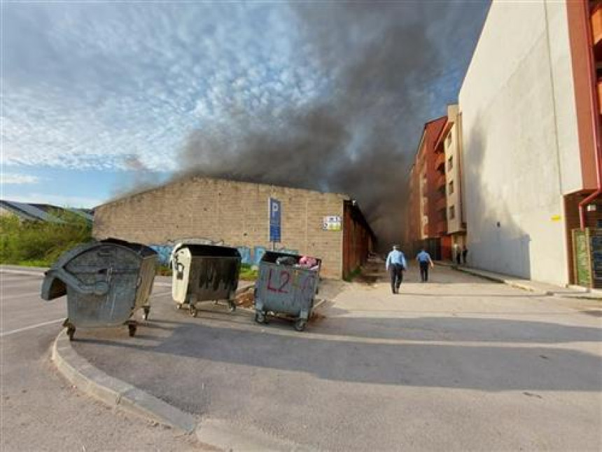 Ugašen požar u magacinu u Istočnom Novom Sarajevu