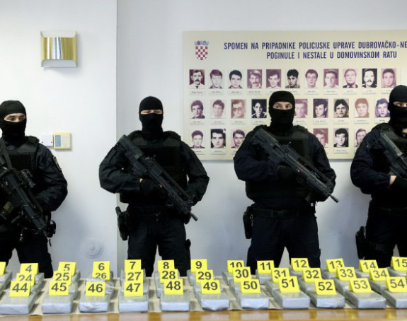 Fiktivna firma naručila banane s pola tone kokaina?