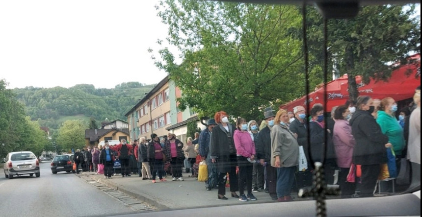 SLIKA I PRILIKA: Oni nemaju ni za proslaviti Vaskrs!