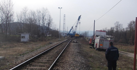 Pet vagona cisterni iskliznulo sa šina kod Majdanpeka