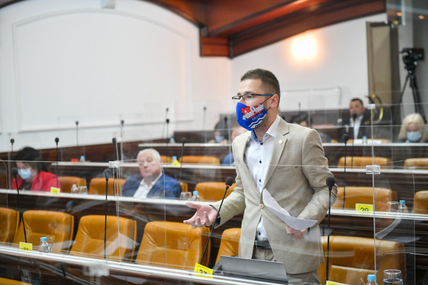 Бегић добио нови позив од полиције, не зна због чега
