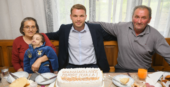 Stanivuković obišao nekoliko banjalučkih porodica