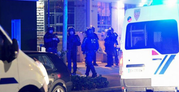 U Francuskoj ubijen policajac