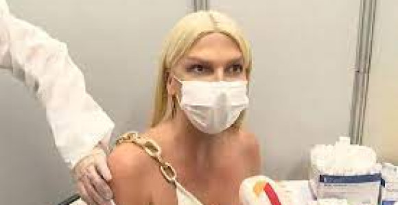 Jelena Karleuša se vakcinisala; "Nisam antivakser!"