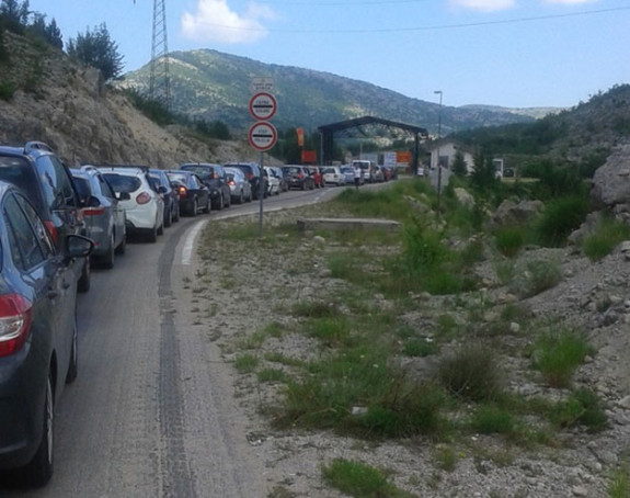 Lakši prelaz granice na putu Herceg Novi-Trebinje