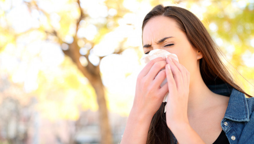 Kako razlikovati proljećnu alergiju od korone?