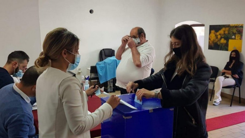 Избори у Херцег Новом, грађани бирају нову власт
