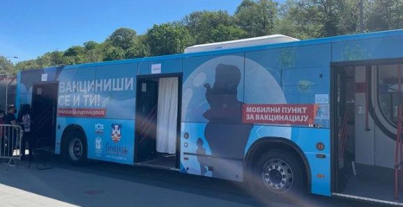 Beogradom "krstari" mobilni autobus za vakcinaciju