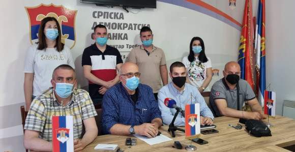 Trebinje: Paljenje automobila ima političku pozadinu?