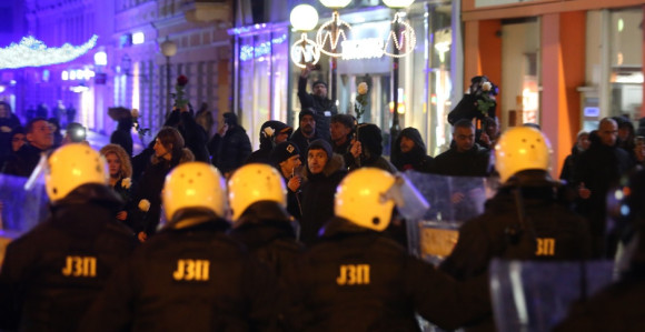 Suđenje građanima zbog napada na policajca
