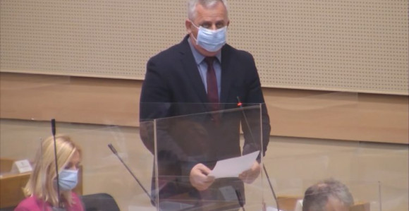 Podržavali ste strance i na vlast dolazili tenkovima
