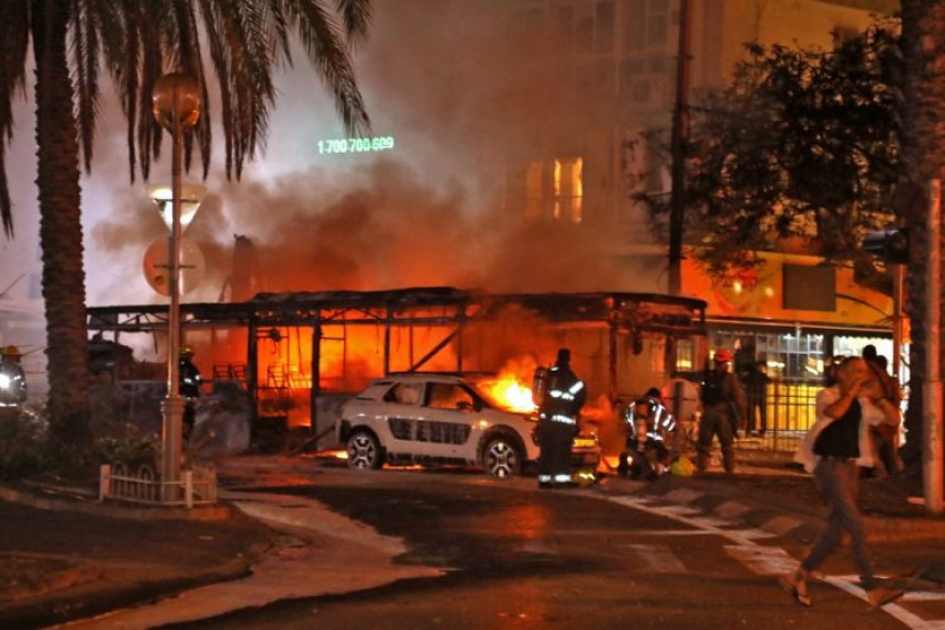 Сирене за узбуну у Тел Авиву, експлозије у Гази (ВИДЕО)
