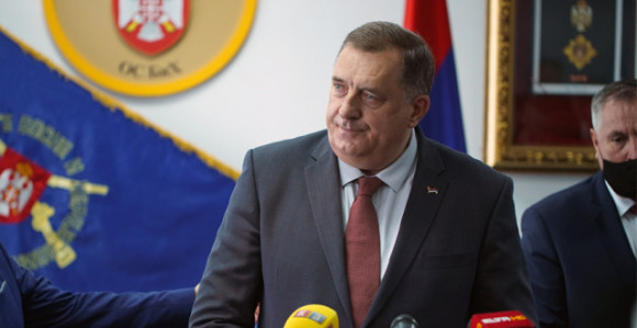 Opozicija: Dodikova predstava za naivne