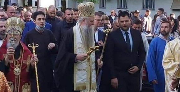 Vladika Јoanikije i vjernici u molitvenom hodu