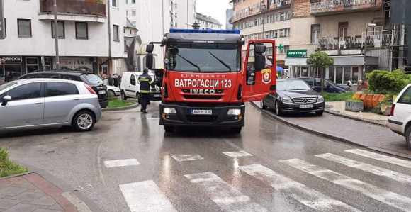 Požar na cisterni koja prevozi kiseonik za bolnicu