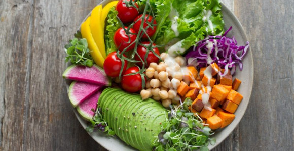 Ključni vitamini koje bi trebali uključiti u prehranu