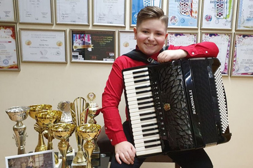 Bijeljina: Mladi harmonikaš osvojio dva zlata