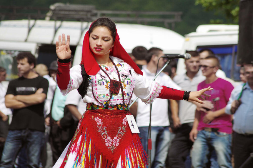 Срби за Албанке дају и 3.000 евра