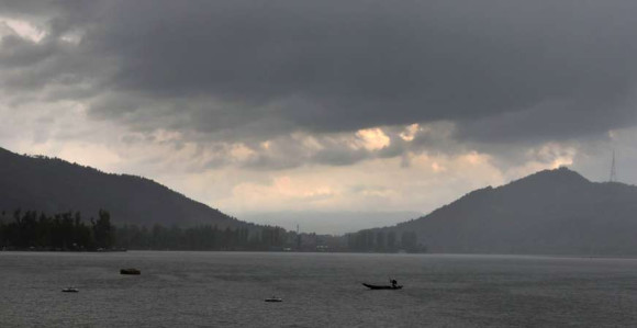 Tijela preminulih plutaju indijskim rijekama