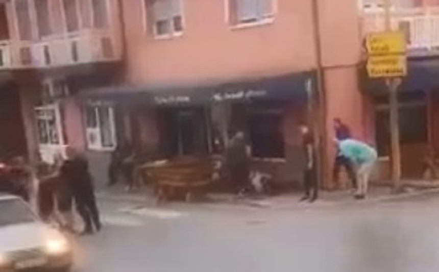 Detalji nesreće: Namjerno se zaletio u baštu kafića