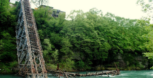 Preminuo muškarac nakon pada sa mosta u Neretvu
