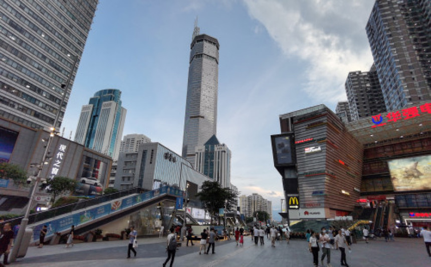 Panika u Kini - ljulja se soliter, a nije zemljotres!