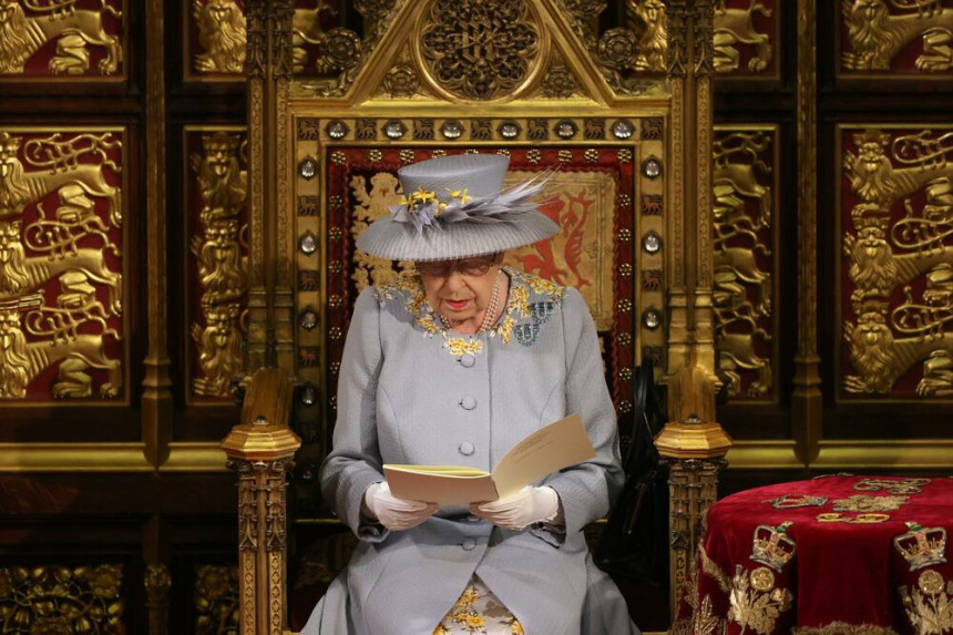 Prinova u kraljevskoj porodici: Kraljica Elizabeta dobija 11. praunuče!
