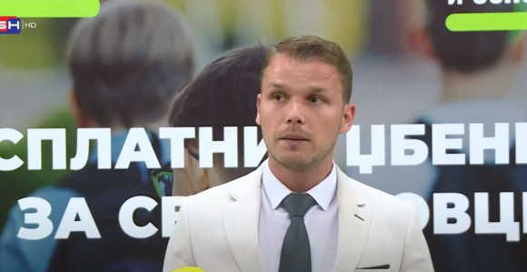 Đacima besplatni udžbenici, jeftiniji prevoz za starije