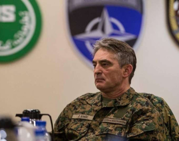 Komšić u subotu prisustvuje vojnoj vježbi na Manjači