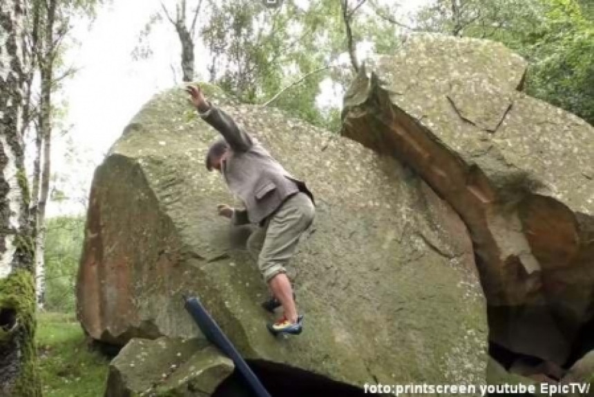 Penje se na strme stijene bez upotrebe ruku! (VIDEO)