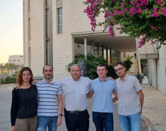 Počasni konzul Nikolić sa srpskim državljanima u Ber Ševi
