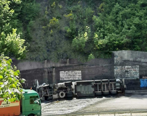 Konjic: Prevrnula se cisterna, blokiran saobraćaj