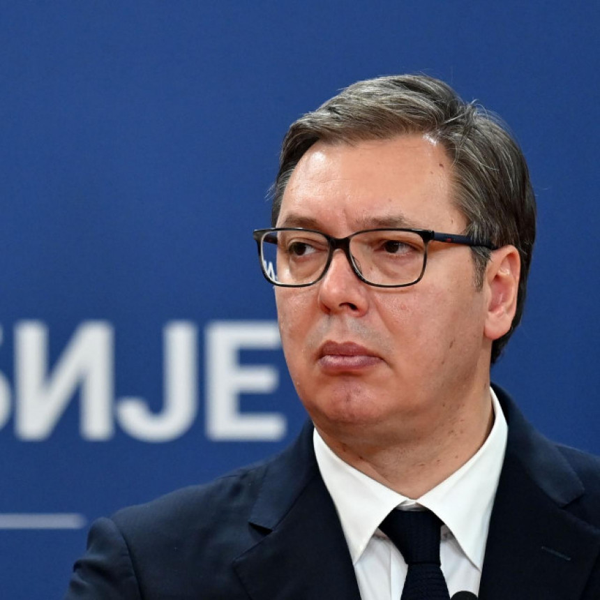 Vučić bez komentara o novom non-pejperu
