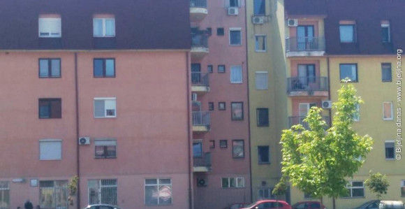 Teško povrijeđena maloljetnica se transportuje za BL