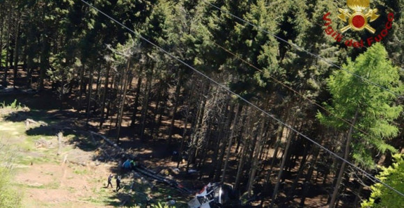 Италија: Срушила се жичара, девет погинулих