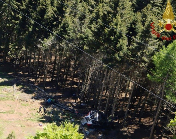 Italija: Srušila se žičara, devet poginulih