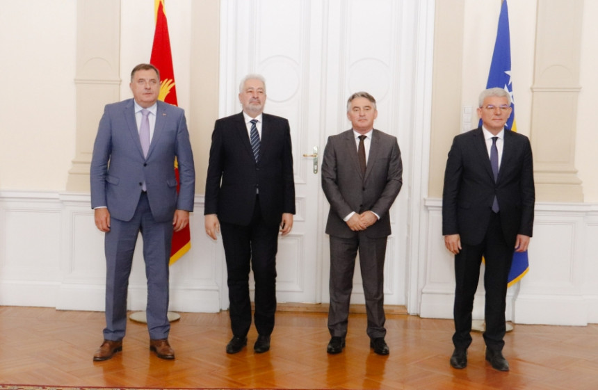 Премијер Црне Горе са члановима Предсједништва БиХ