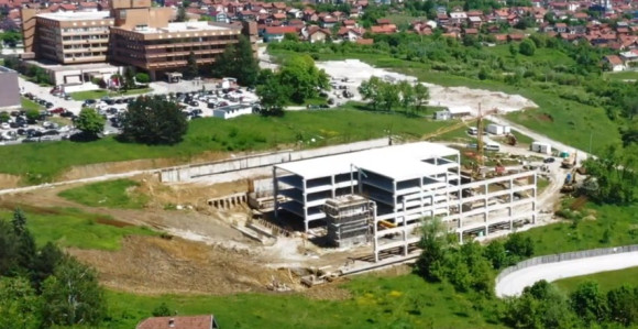 Vlada će vraćati kredit UKC-a od 35 miliona za garaže