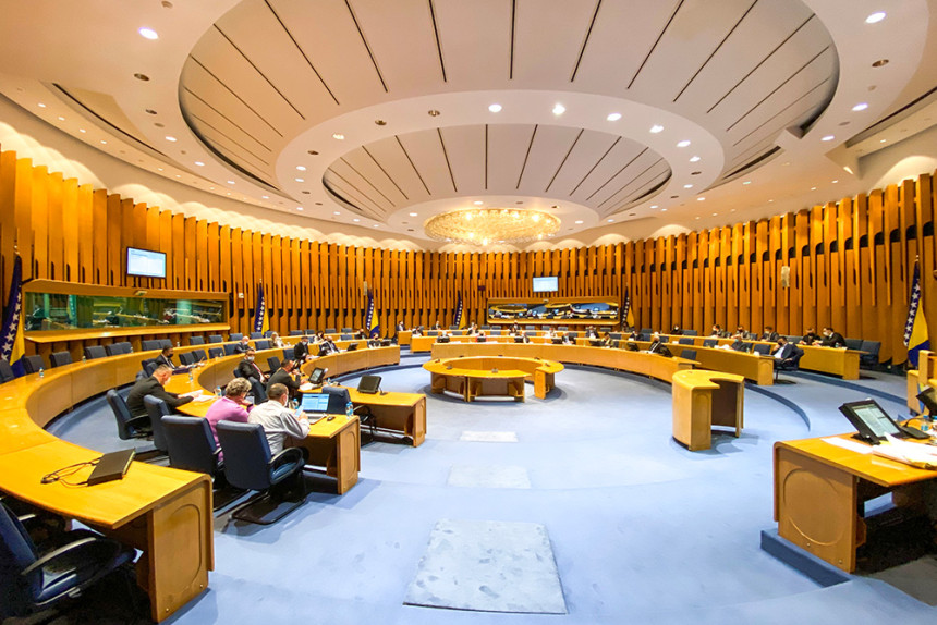 Ovi poslanici su uzeli otpremnine i nastavili da primaju platu