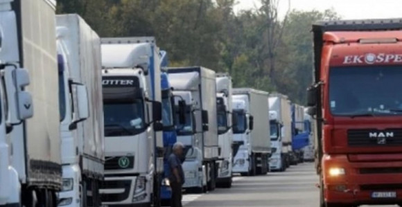 Postignut dogovor: Kamioni mogu prelaziti granicu