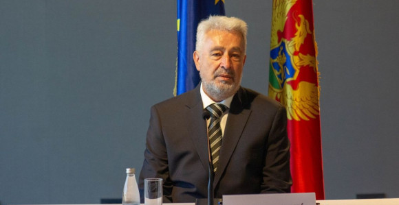 "Neću podnijeti ostavku dok ne budem smijenjen"