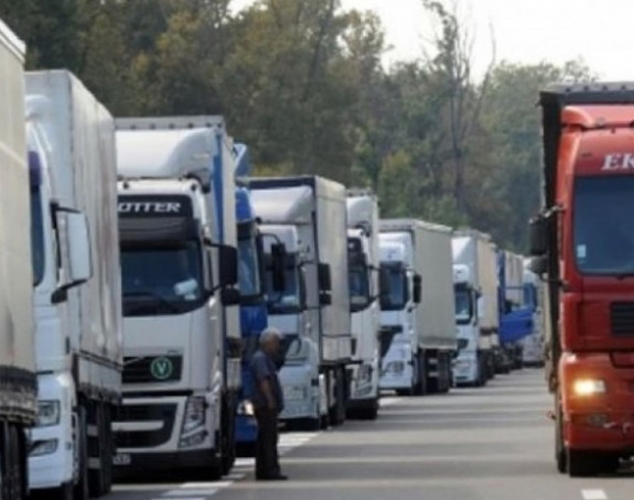 Postignut dogovor: Kamioni mogu prelaziti granicu