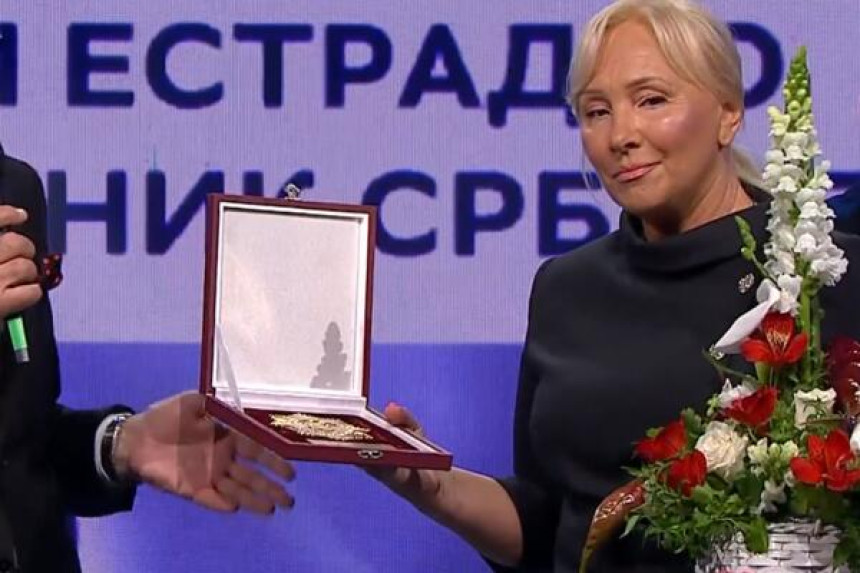 Šabanova udovica primila posthumno priznanje za pjevača!