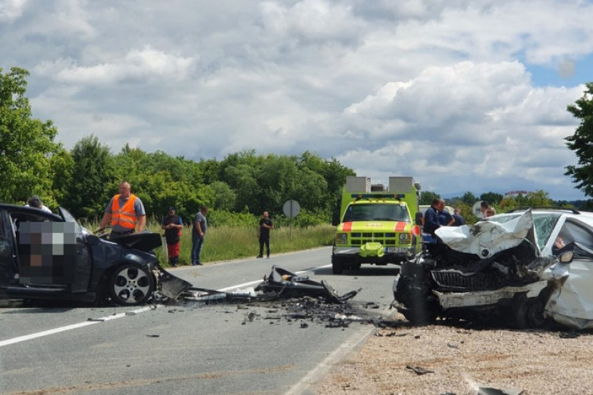 Jedna osoba poginula, dok su tri povrijeđene