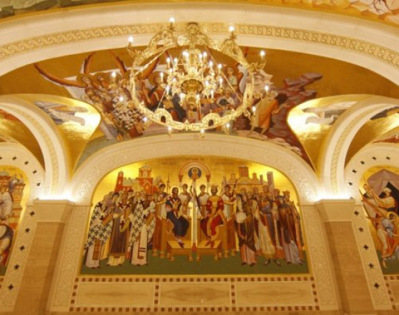 Iz hramova SPC u Crnoj Gori ukrali 15.000 evra