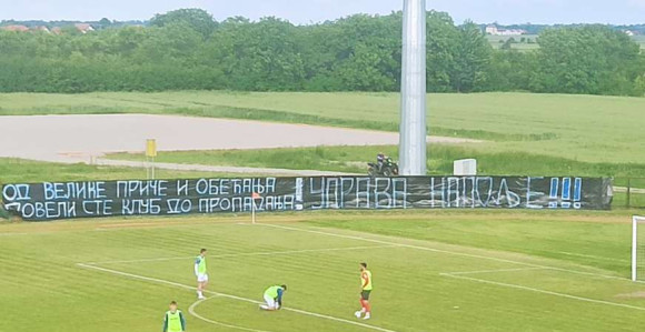 Navijači ogorčeni: Poruka protiv uprave FK Radnik